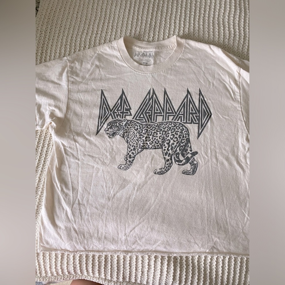 graphic cropped tee